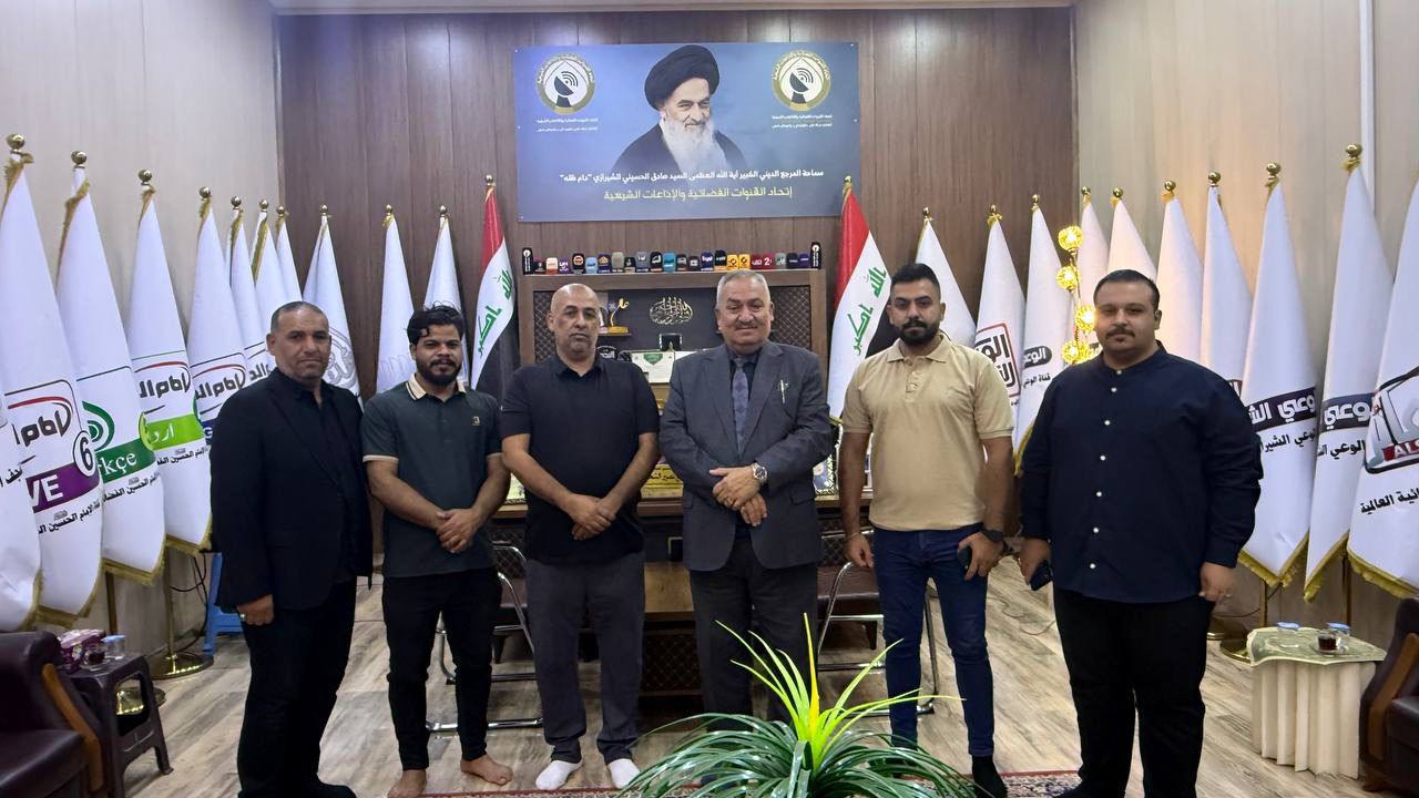 الوجيه الحاج علي العنزي يزور مقر اتحاد القنوات الفضائية والإذاعات الشيعية في النجف الأشرف
