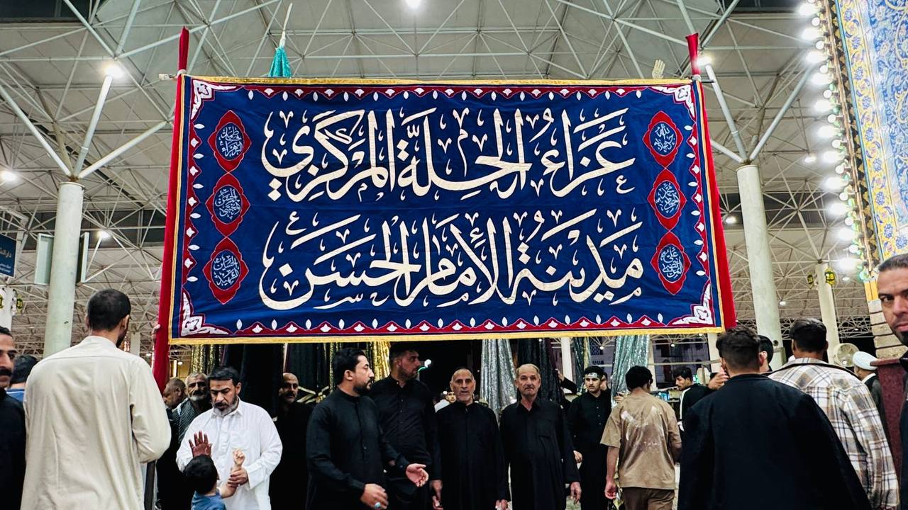 أهالي الحلة يحيون ذكرى استشهاد الزهراء (ع) بنزولية عزاء مركزية إلى النجف الأشرف