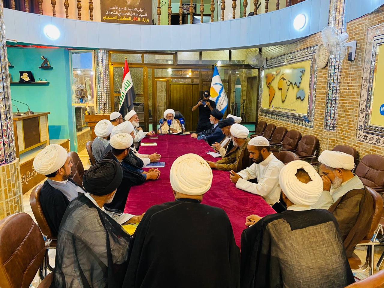 المجلس الفقهي الأسبوعي بعنوان (دروس في أصول الكفاية)