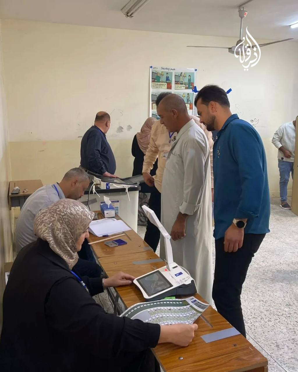 بالصور.. (واحد ذي قار) تنقل أجواء تصويت الناخبين العراقيين في الاقتراع العام
